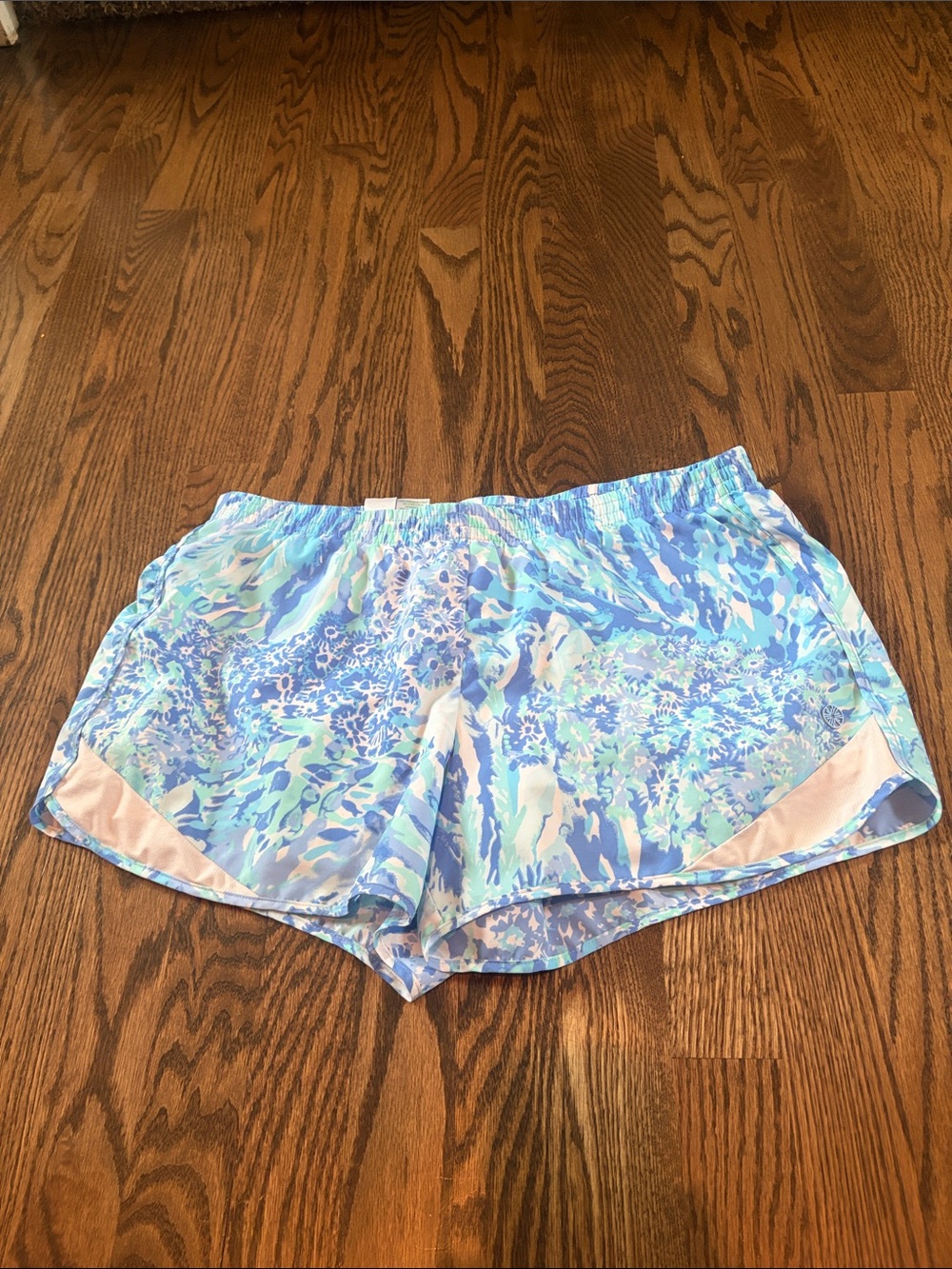 Lilly Pulitzer Luxletica Women’s Blue Print Athletic Shorts size Large